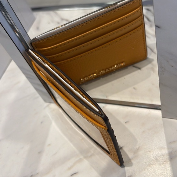 MICHAEL KORS
Large Pebbled Leather Card Holder Case
Cider
NWT - Picture 9 of 16